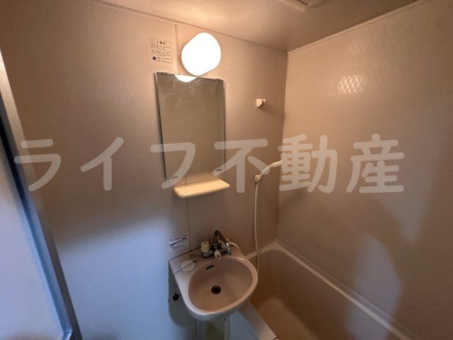 フォレスト今里の洗面所|洗面所です