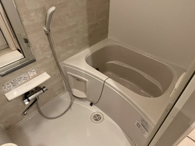 レスポワールＯｃｈｉａｉの浴室