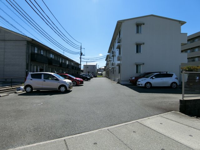 【駐車場】 | リビングタウン両三柳Ｂ棟