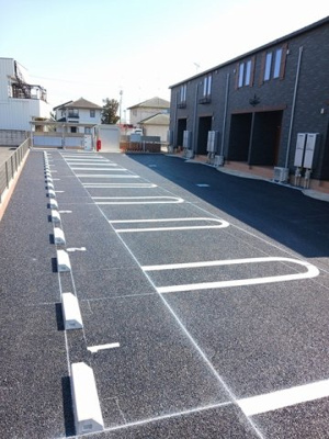 【駐車場】 | フレッサ | 駐車場があるので、車を買う予定の方も安心です