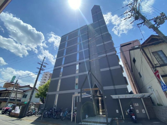 大津市島の関の事務所の外観