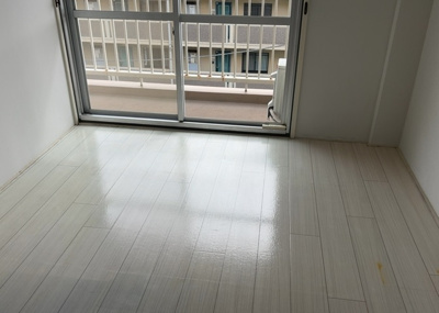【子供部屋】 | 岡田住宅Ｂ号棟 | 6.0帖の洋室は子供部屋としてもご利用いただけます。全居室に収納スペースを備えているため、おもちゃや衣類、学用品などもすっきりと整理整頓が可能。お子様の成長に合わせたお部屋作りが楽しめます。