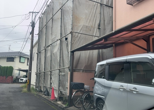 【外観】 | 東大沼売地 | 現地に行くなら、物件の周囲の地形がどうなっているかを見ることも大切です。周辺より低くなっている土地では、大雨などで水が集まりやすいため、地盤が弱くなっているということも考えられるため、注意が必要です。