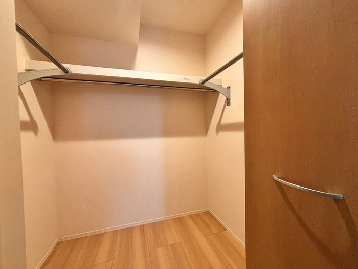 ルミナスわかばの収納|ウォークインクローゼットなので収納豊富です☆