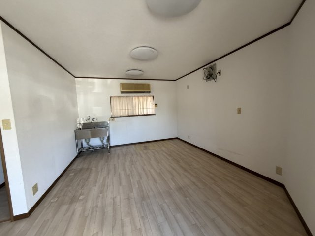 玉島乙島店舗兼住居の居間・リビング