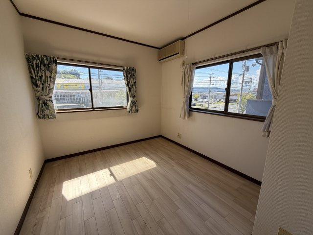 玉島乙島店舗兼住居の洋室