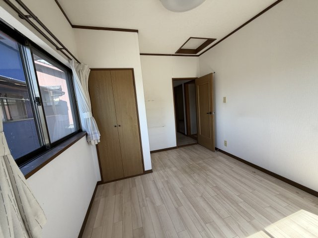 玉島乙島店舗兼住居の洋室