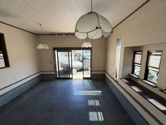 玉島乙島店舗兼住居の居間・リビング
