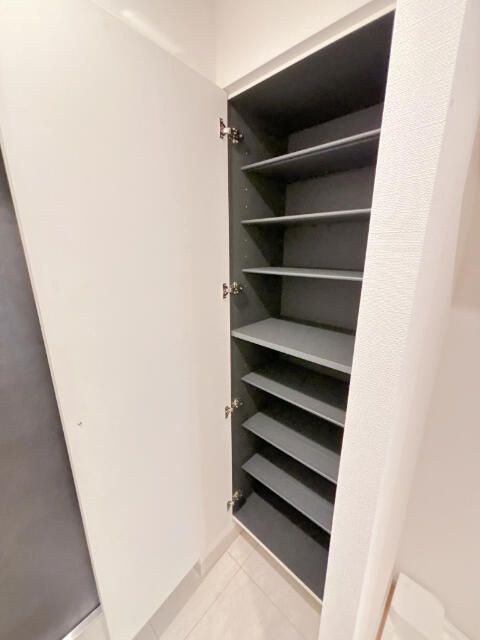ＢＬＥＳＳ三軒茶屋ＷＥＳＴの収納|大きなスペースがあり、収納には困りません