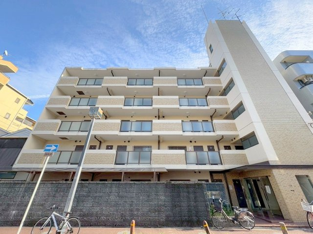 トレンドヤマモの外観