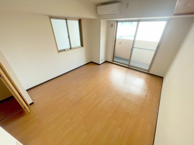 M’プラザ新大阪駅前の洋室