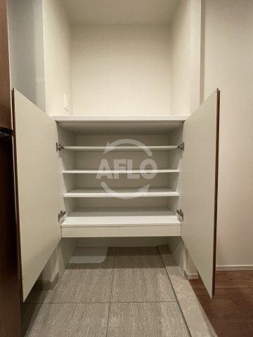 ファインフラッツ南森町の収納|ファインフラッツ南森町　シューズボックス
