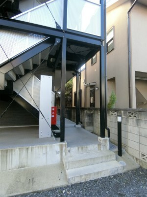 Ebony house 大宮のエントランス