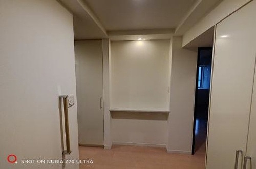 ライオンズマンションコスタ・タワー浦和の玄関|共有部からの室内（玄関）