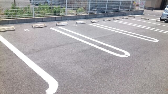 パルティシオンの駐車場