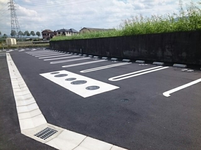 つきの詩Ⅱの駐車場