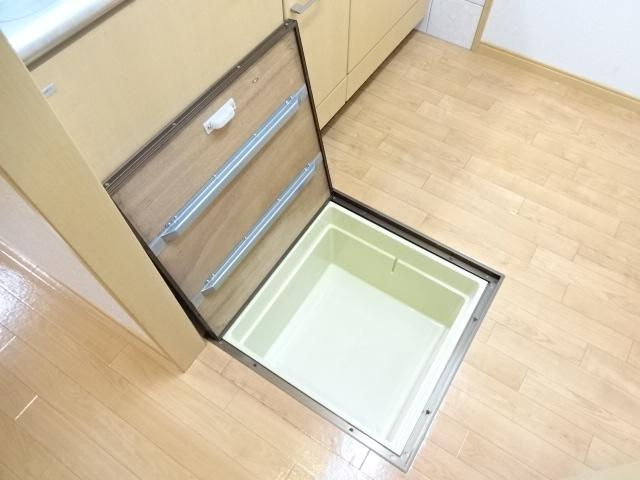 Ｋ’ｓスクエアのキッチン|床下収納（イメージ）