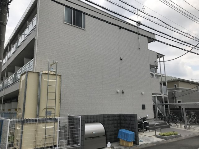 リブリ・エシュレの外観
