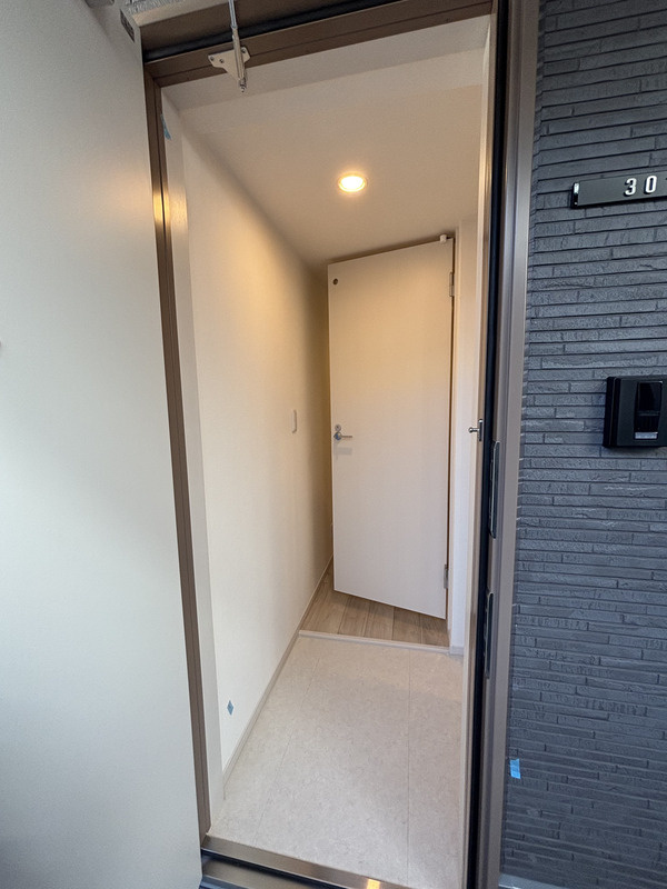 Avenir-S 立川の玄関