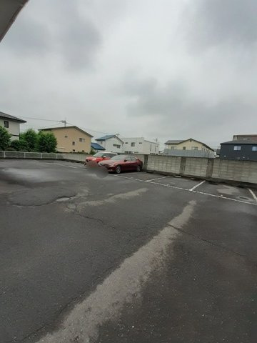 エトワール畔見　Ｂの駐車場|駐車場があるので、車を買う予定の方も安心です
