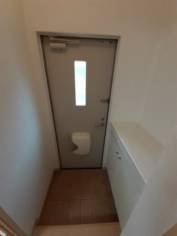 エアリーⅠの玄関|明るい玄関です