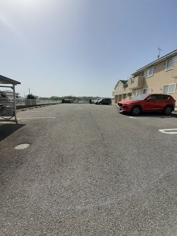 リヴィエールⅢ・Ｂの駐車場|駐車場に車を止められます