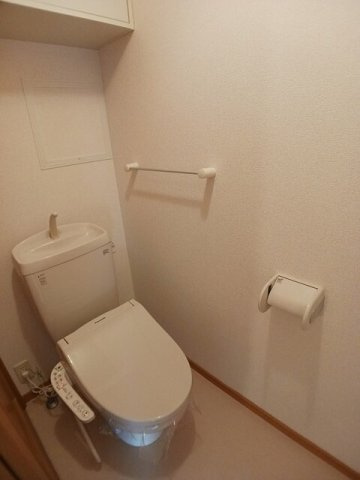 メゾン・デュ・ソレイユⅢのトイレ|コンパクトで使いやすいトイレです