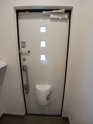 プレッソ高崎Ｆの玄関|収納もある玄関です