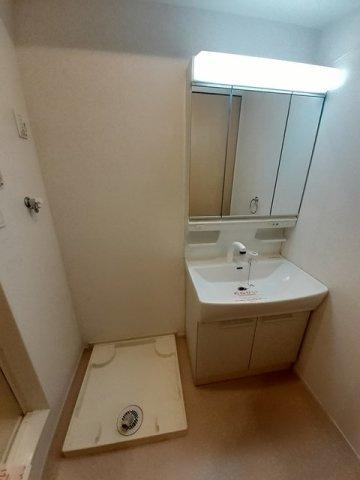 サン　ウェストの洗面所|コンパクトで使いやすい洗面所