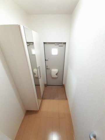 プロムナードⅡの玄関|ゆったりとした玄関です