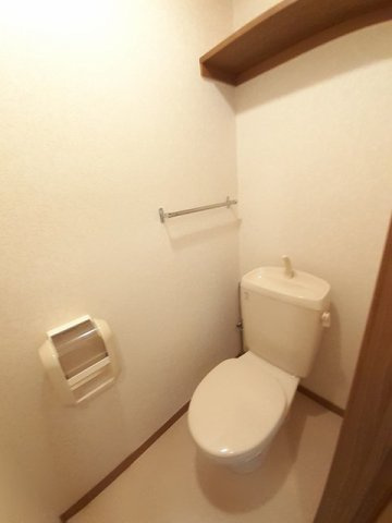 ソレアードＣのトイレ|落ち着いたトイレです