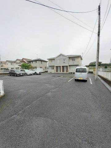 ソレアードＣの駐車場|駐車場があるので、車を買う予定の方も安心です