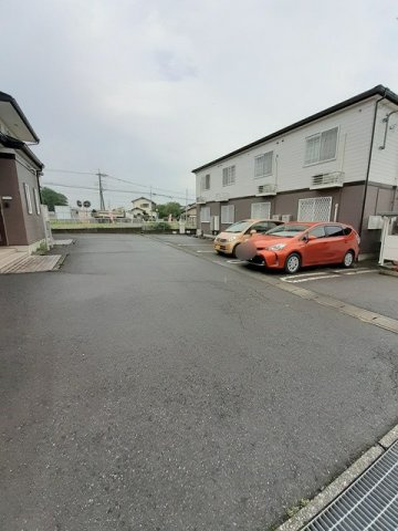 ソレイユ　スクエアーＢの駐車場|駐車場があります