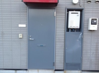 レオパレスＭｏｕＩｒｉｓ弐番館の玄関|明るい玄関です