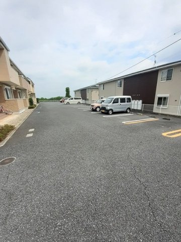 サンヴィレッジＣの駐車場|駐車場があるので、車を買う予定の方も安心です