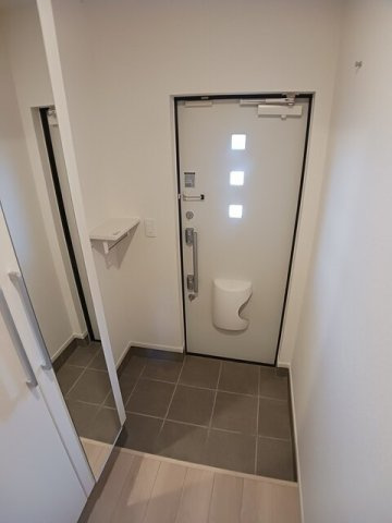 プレッソ高崎Ｄの玄関|きれいな玄関です