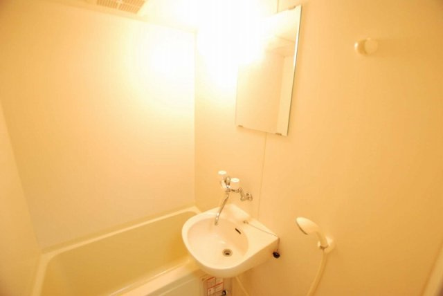 レオパレスエーレの浴室|お風呂です