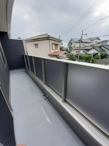 グランツのバルコニー|暖かな日差しのふりそそぐバルコニー