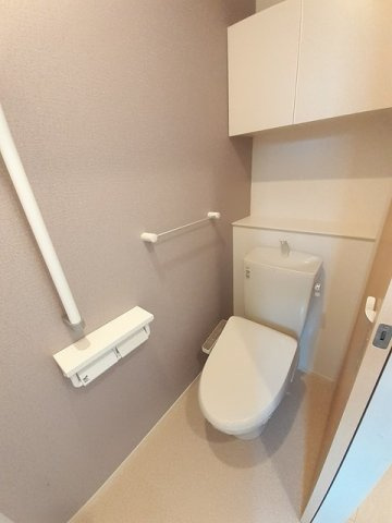 グランツのトイレ|落ち着いた色調のトイレです