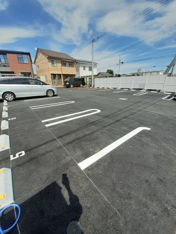 サンハイム　トリバ　Ａの駐車場|駐車スペースもあります