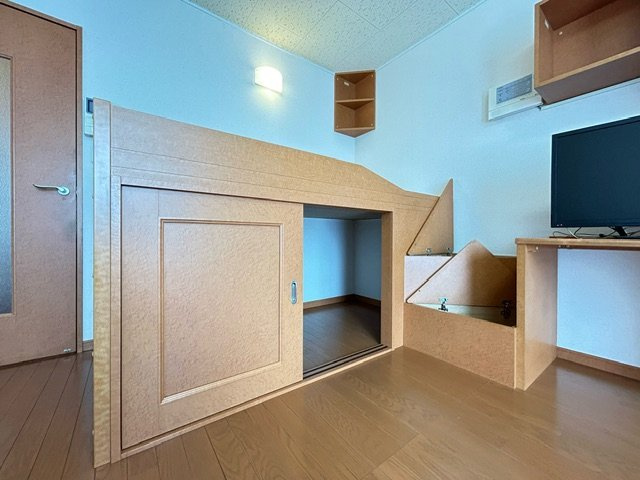 レオパレスメイゾンうすいの居間・リビング|ゆったりとした居間です