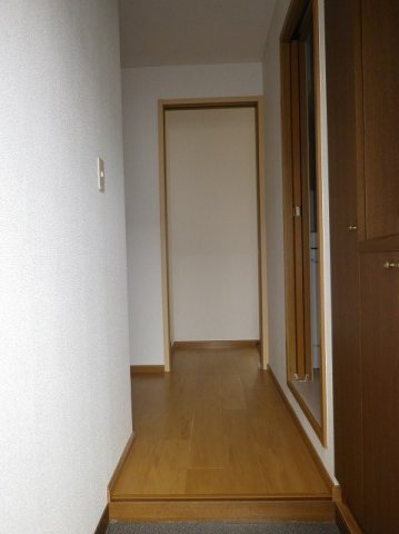 フローラルコートの玄関|落ち着いた玄関です