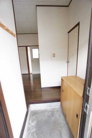 佐波郡玉村町大字角渕の一戸建ての玄関|ゆったりとした玄関です