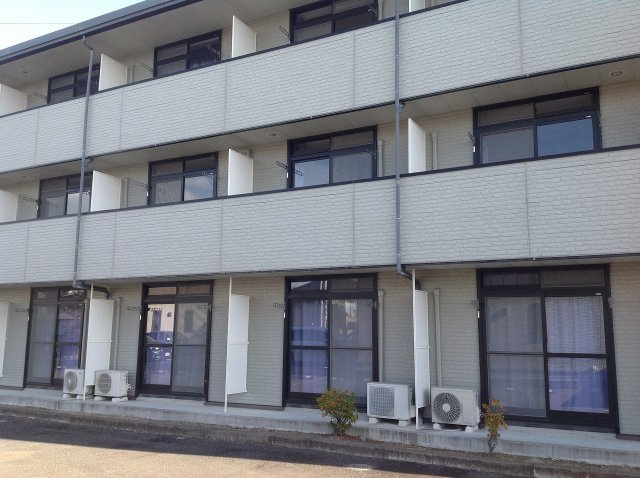 レオパレスレストⅡの外観|きれいな外観です