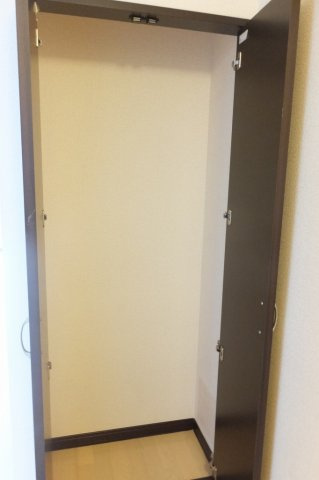 レオネクストブルーム　コートの内装|中はこのようになっています