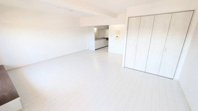 【居間・リビング】 | ふぁみーゆ寝屋川セントラルパークC棟 | 約20帖のLDKはご家族みんなでゆったりとくつろげる広さ！