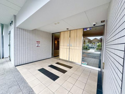 【エントランス】 | ビッグカーサ堺しらさぎ駅前 towercasa E | オートロック等セキュリティも充実！！管理人さんも待機しております♪