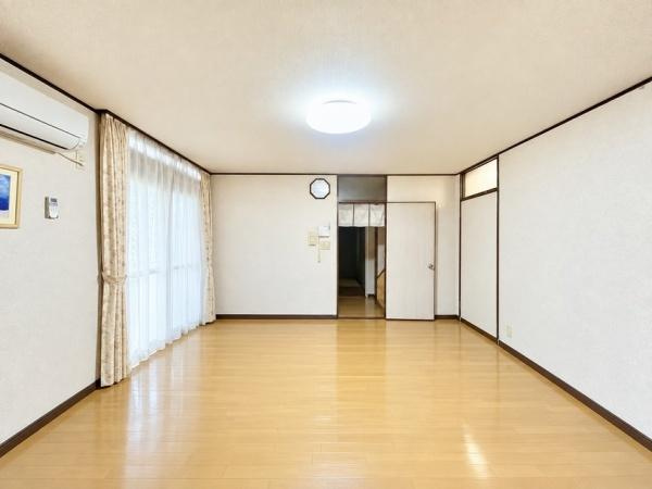 【居間・リビング】 | 明石市東朝霧丘　中古戸建