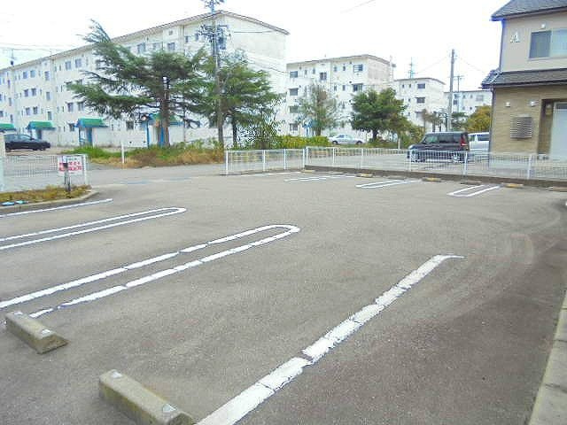ファイン・ハル・エ－ル　Ⅳの駐車場|駐車場完備です