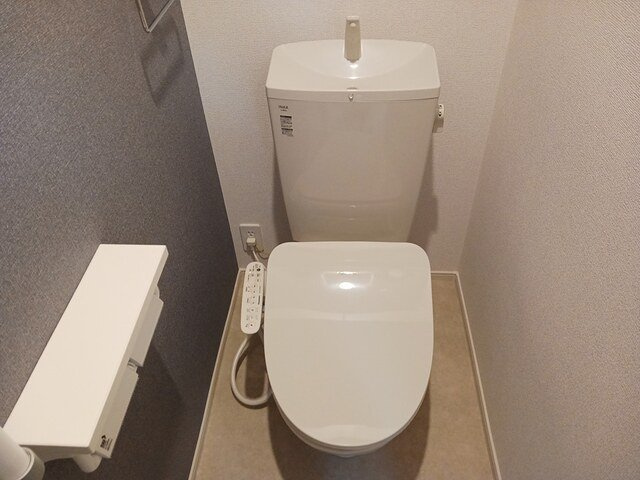 プラウド四屋　Ⅰのトイレ|落ち着いたトイレです